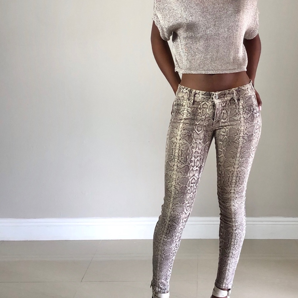 Guess by Marciano Jeans